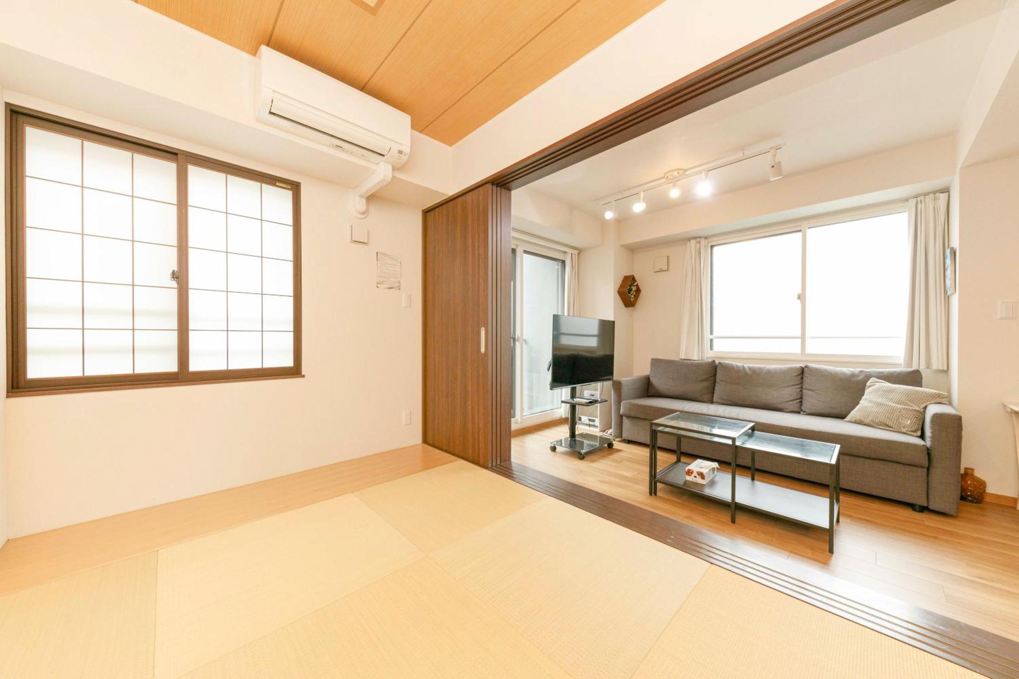 Gamadas Bld Prefektura Tokio Pokoj fotografie